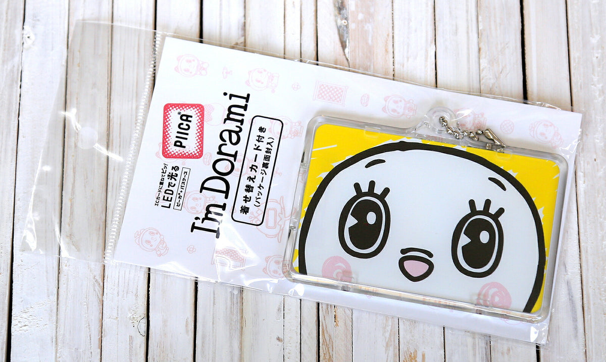 ドラミ フェイス PIICA (ピーカ)+パスケース（着せ替えカード付き） ⇒ 光る パスケース 定期入れ ICカード suica PASMO 自動改札 コンビニ決済 nanaco WAON 社員証 IDチェック 電子マネー カード決済 LED 非接触型 ピーカ 限定 ドラえもん サンリオ